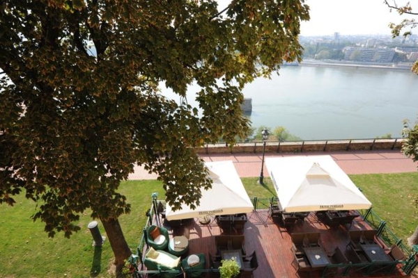 Hotel Leopold I (Petrovaradin)